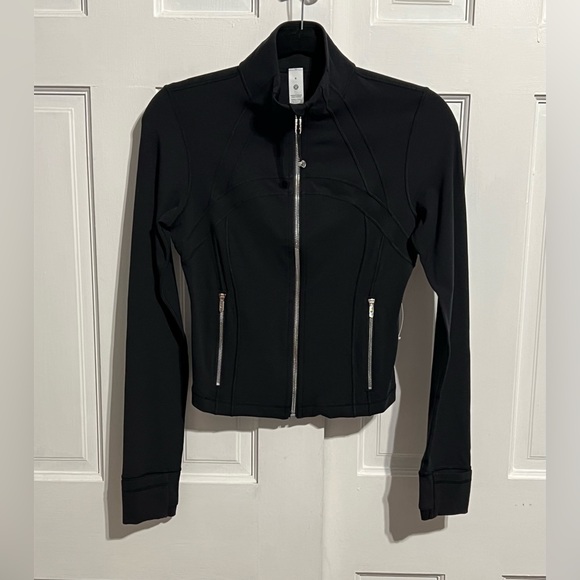 NWOT Lululemon Define Cropped Jacket Nulu color Black Sz 6 - Picture 3 of 9